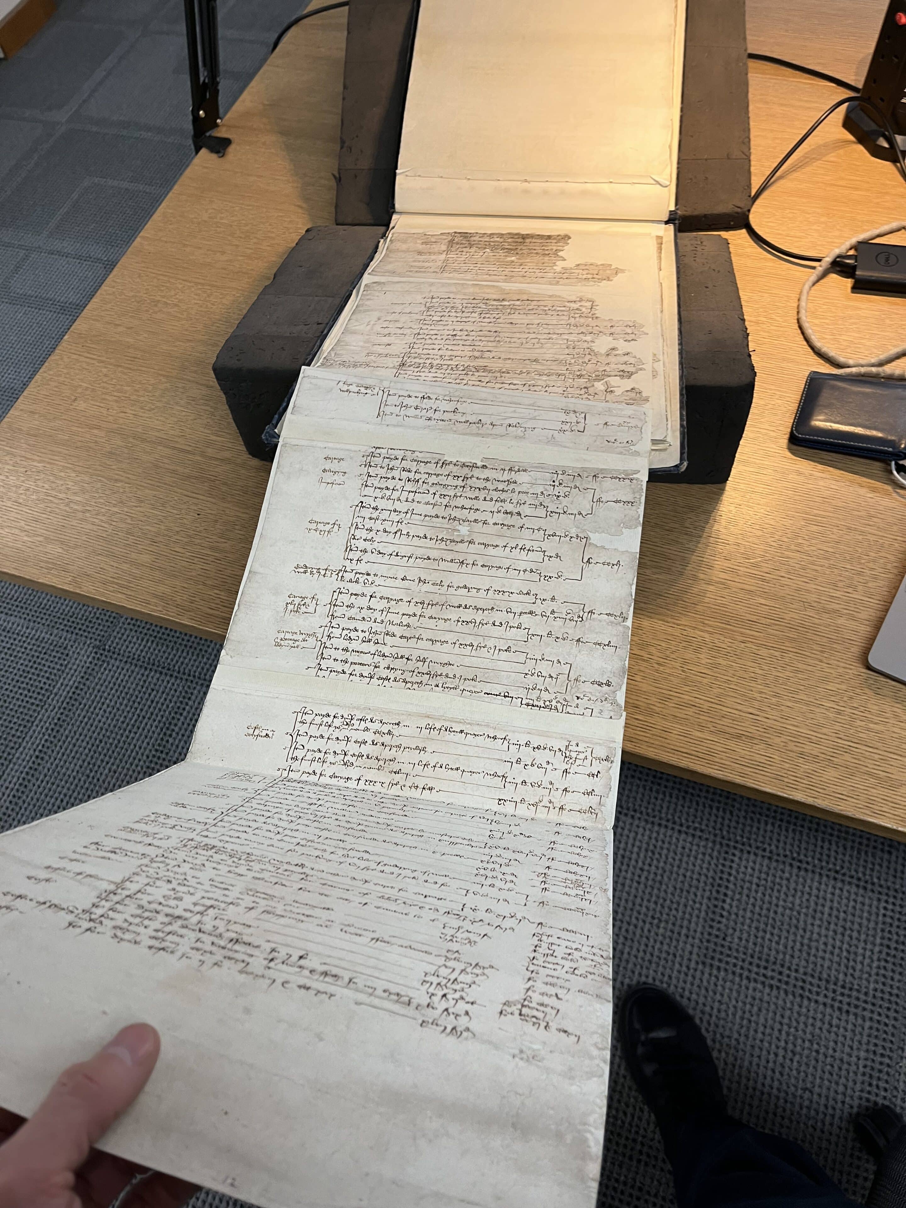 • The National Archives, C/47/37/10: an account roll from the Stonor family, 1400s